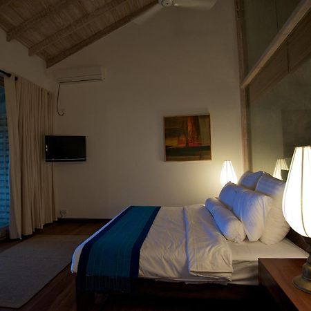 Roman Beach Hotel Хиккадува Экстерьер фото