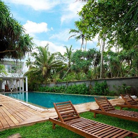 Roman Beach Hotel Хиккадува Экстерьер фото