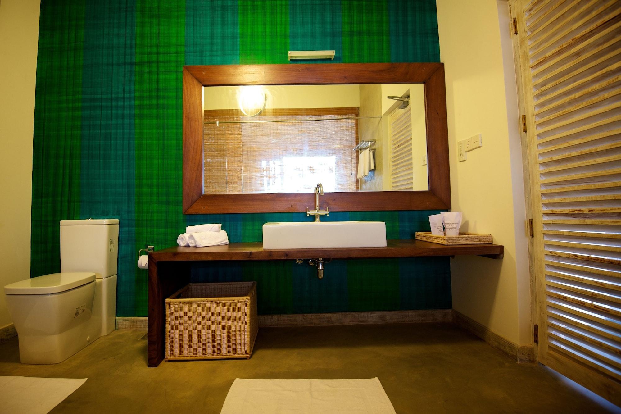 Roman Beach Hotel Хиккадува Экстерьер фото
