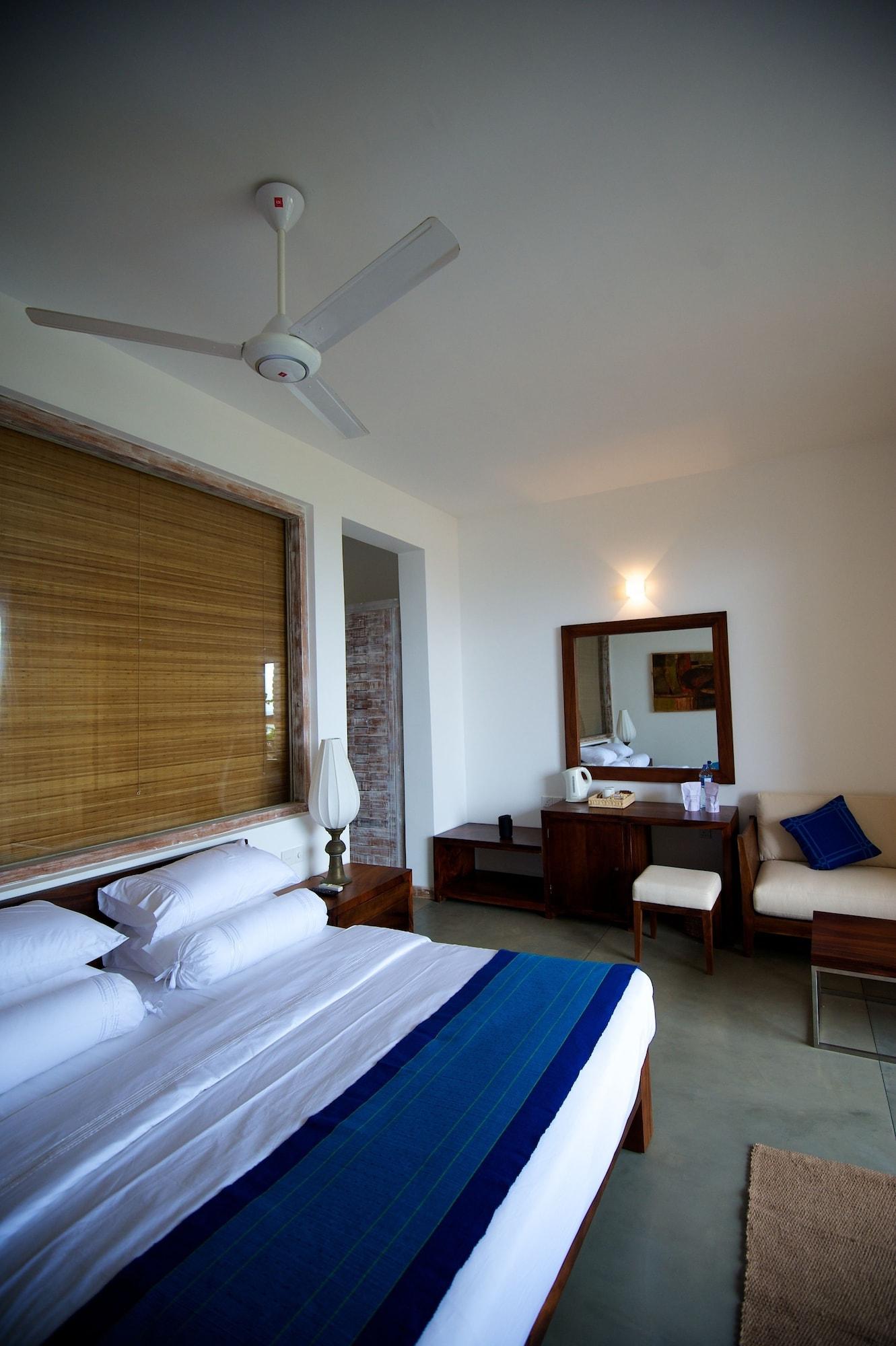 Roman Beach Hotel Хиккадува Экстерьер фото