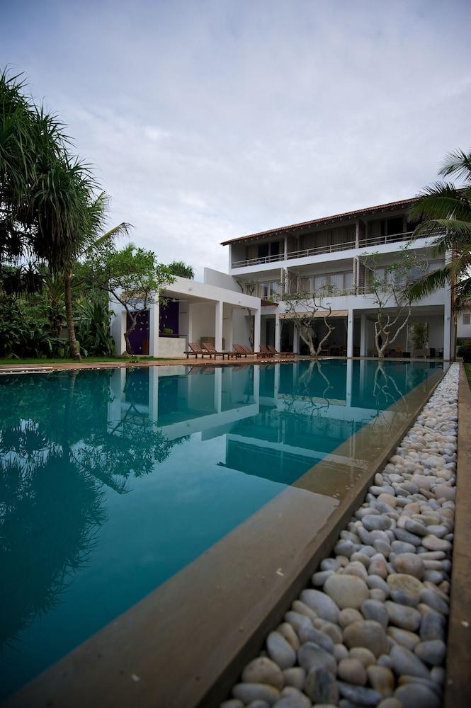 Roman Beach Hotel Хиккадува Экстерьер фото