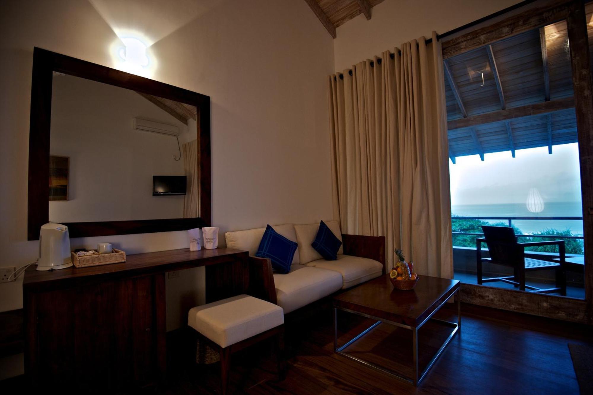 Roman Beach Hotel Хиккадува Экстерьер фото