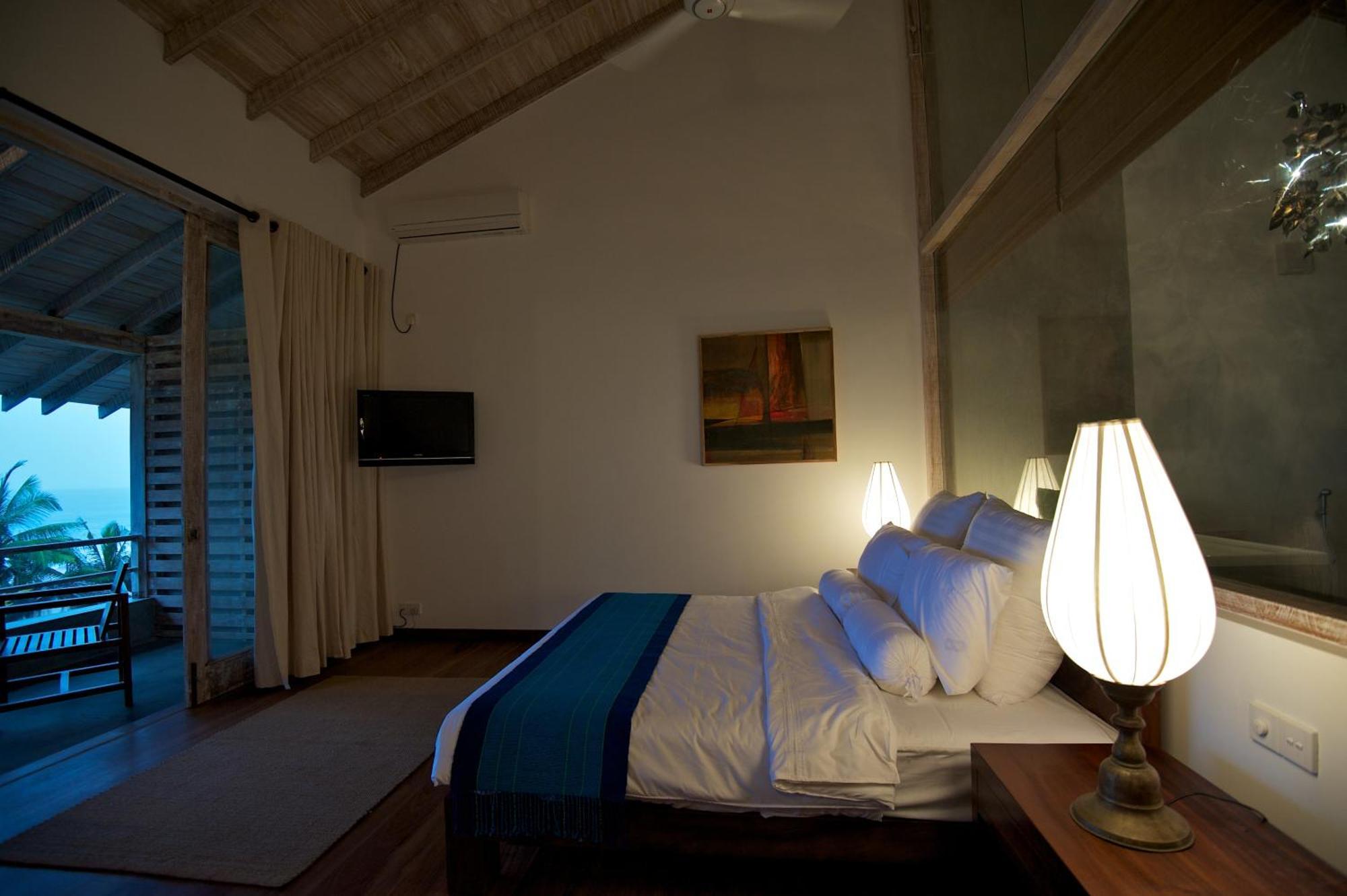 Roman Beach Hotel Хиккадува Экстерьер фото