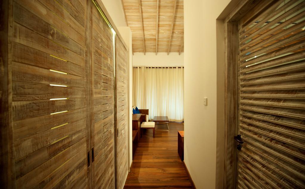 Roman Beach Hotel Хиккадува Экстерьер фото