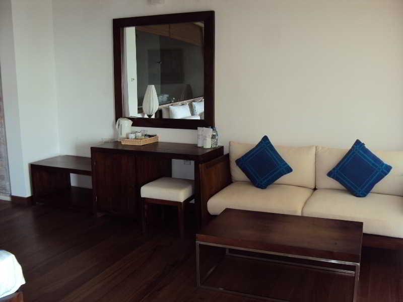 Roman Beach Hotel Хиккадува Экстерьер фото