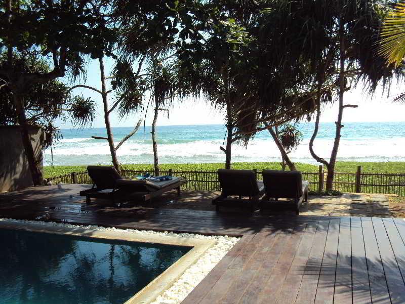 Roman Beach Hotel Хиккадува Экстерьер фото