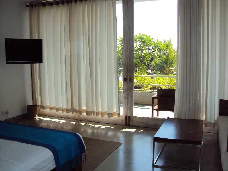 Roman Beach Hotel Хиккадува Экстерьер фото