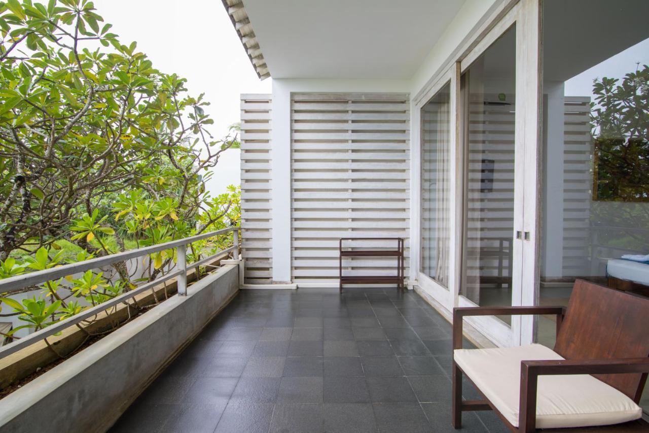 Roman Beach Hotel Хиккадува Экстерьер фото