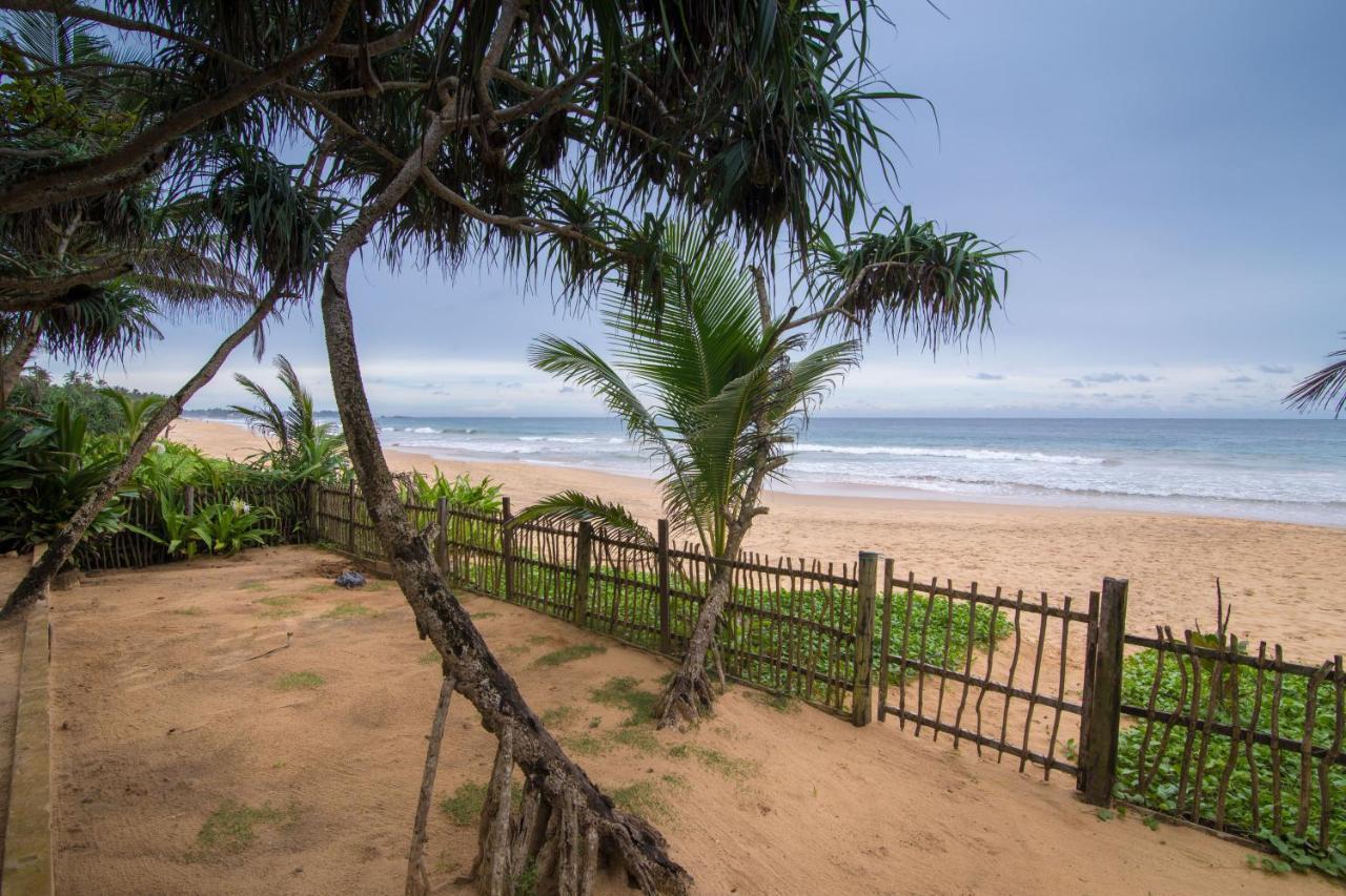 Roman Beach Hotel Хиккадува Экстерьер фото