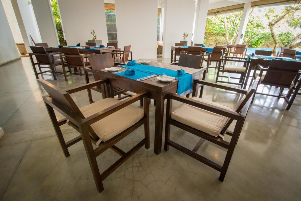 Roman Beach Hotel Хиккадува Экстерьер фото