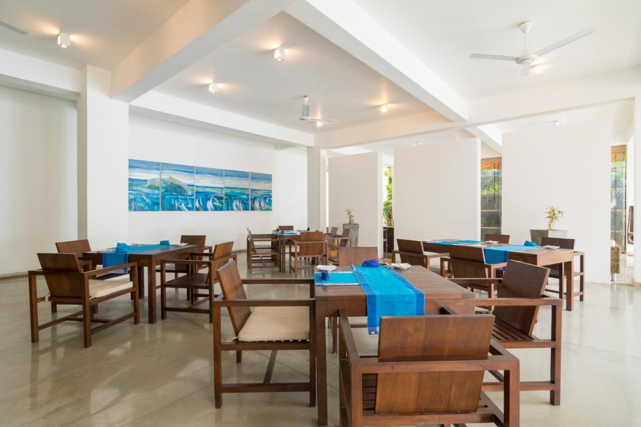 Roman Beach Hotel Хиккадува Экстерьер фото